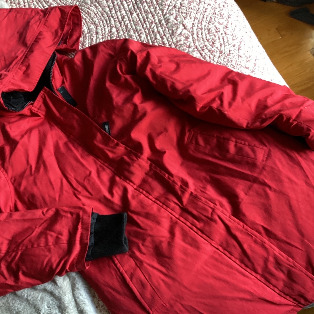 CANADA GOOSE KIL-105934 RED PARKA SIZE SMALL**NO FUR TRIM**